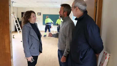 Rub&eacute;n Arroxo y Alexandre Penas, durante la visita al local social de Galegos