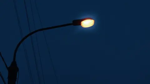 noche farola energ&iacute;a