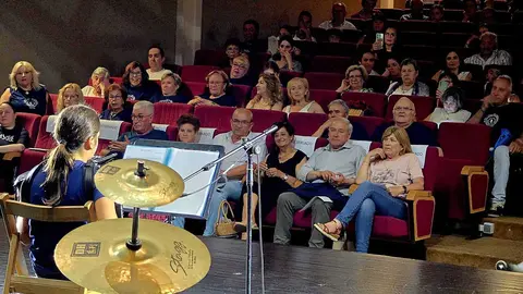 El espect&aacute;culo de Xograres de Lemos se celebr&oacute; en el auditorio del Multiusos