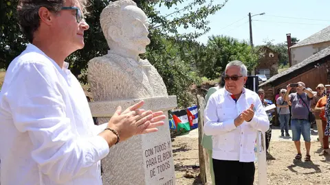 Acto celebrado el 13 de agosto en L&aacute;ncara junto al Busto de Mart&iacute;