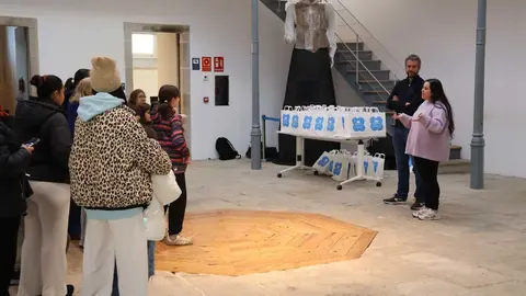 Iria Buide defiende que se mantenga el programa &laquo;Cami&ntilde;o &aacute;s aulas&raquo;