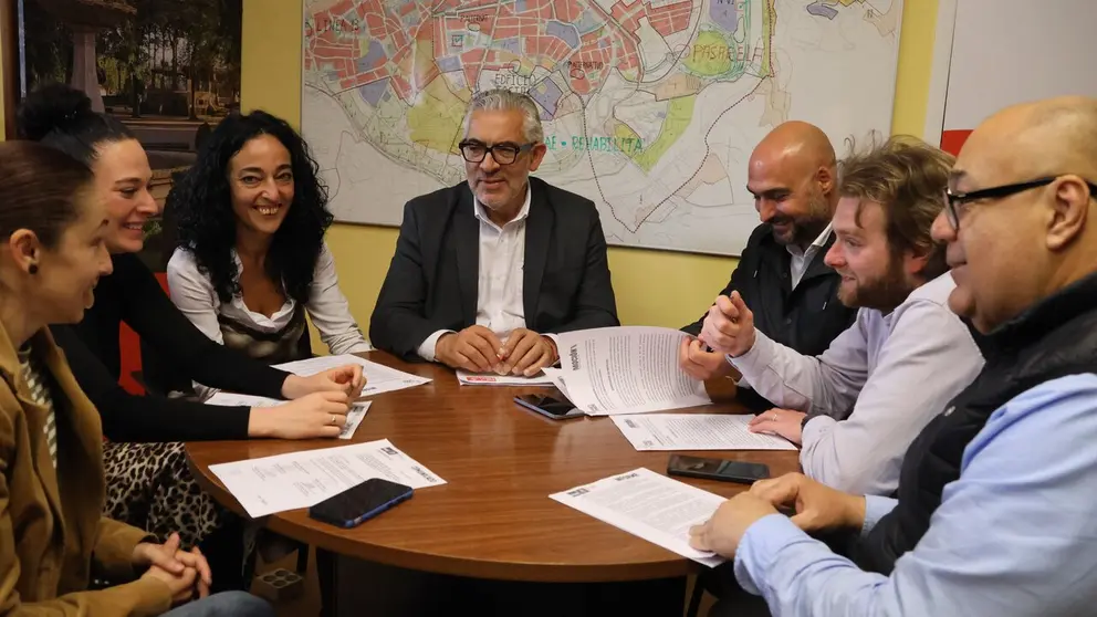 Reuni&oacute;n del Grupo Municipal Socialista de Lugo durante la reorganizaci&oacute;n de sus &aacute;reas internas.