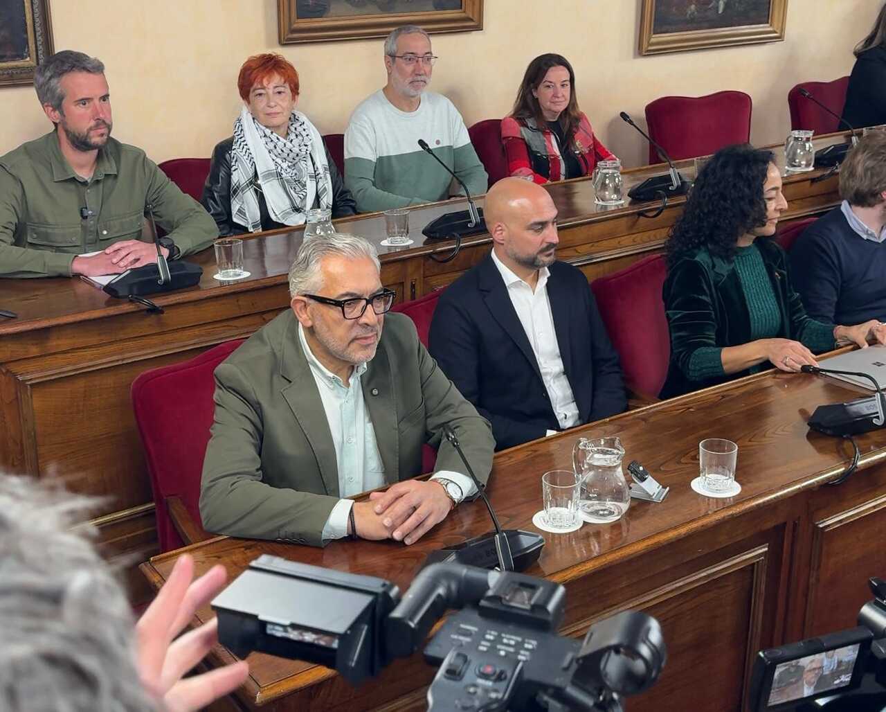 Miguel Fernández, delante de Rubén Arroxo. Pradero